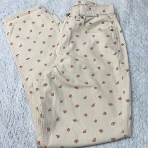⭐️American Eagle flower print mom jeans